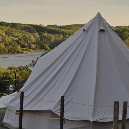 Walnut Tree Glamping Hotel Sturry ภายนอก รูปภาพ