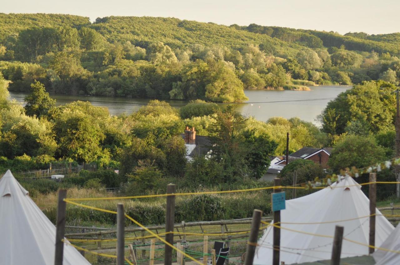 Walnut Tree Glamping Hotel Sturry ภายนอก รูปภาพ